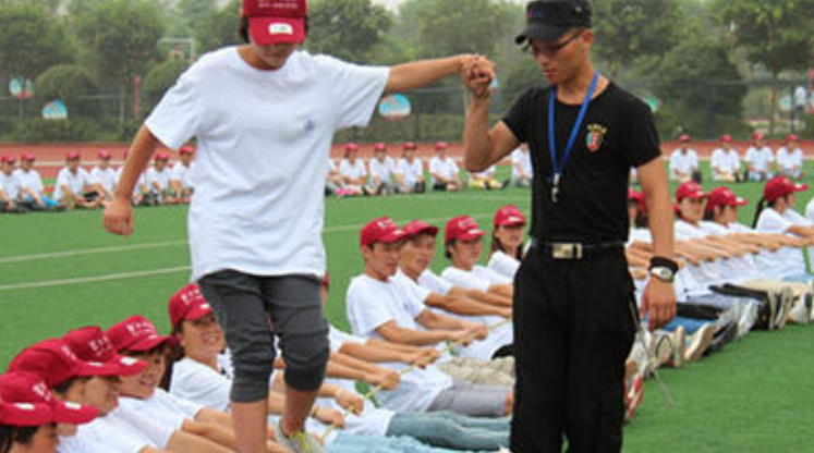 ������չ��ѵ